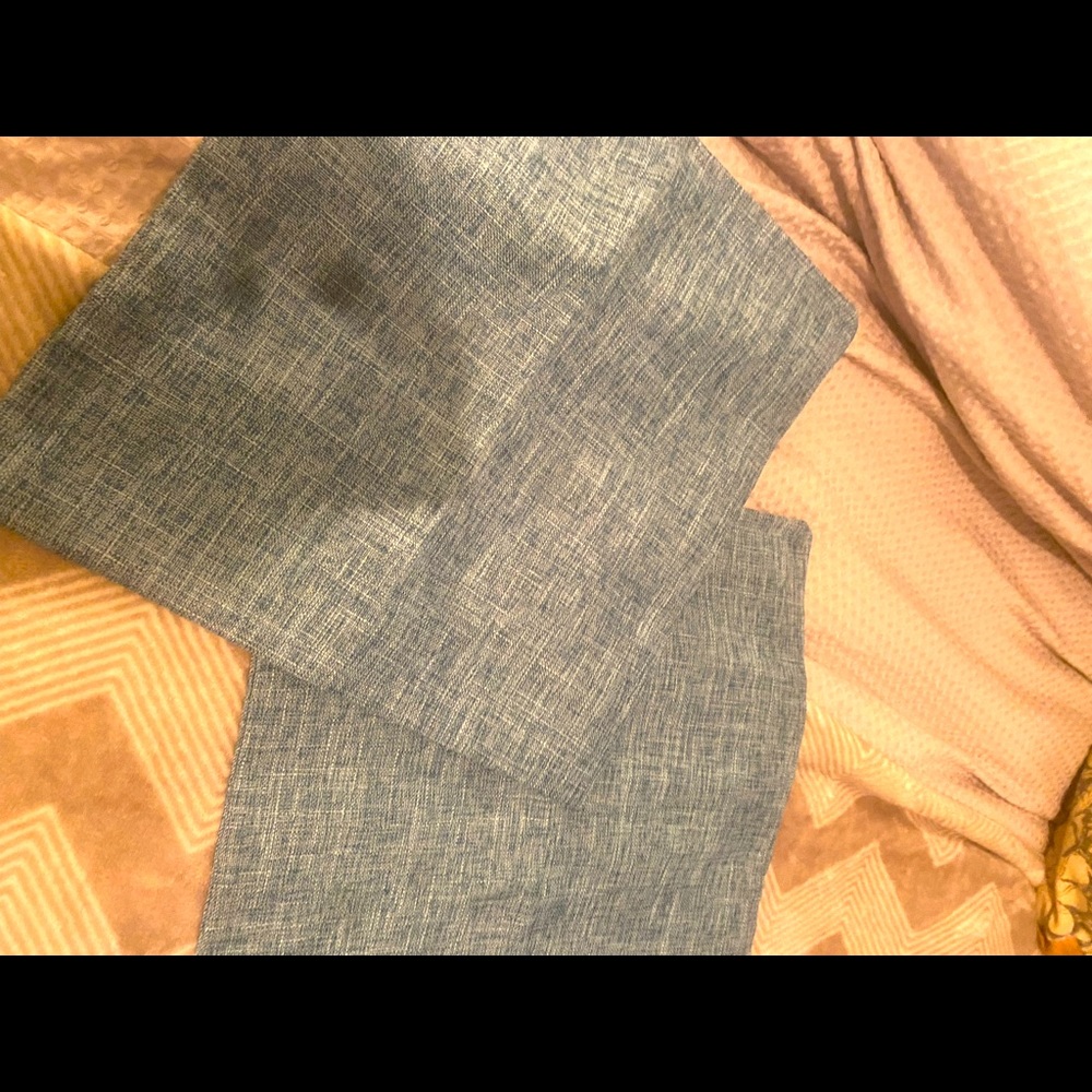 16 x 16 deco Teal pillowcases 2, brand new, bought at boutique!